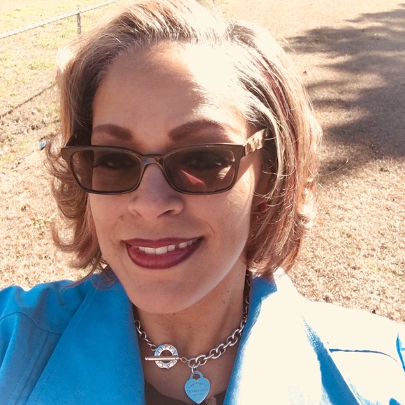 Meet your Posher, Vaneica - Picture 1 of 1